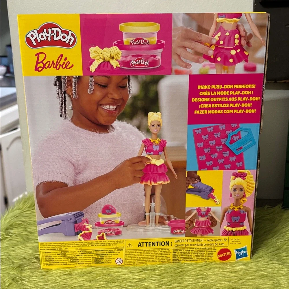 PLAY-DOH Barbie Ruffles & Bows Make Your Own Fashions Set NIB